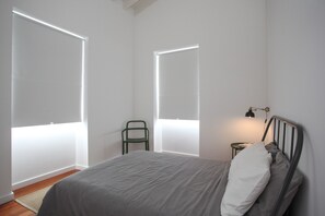 Family Suite, 1 Bedroom, Garden View (Amarelo) | 1 bedroom, soundproofing, free WiFi, bed sheets