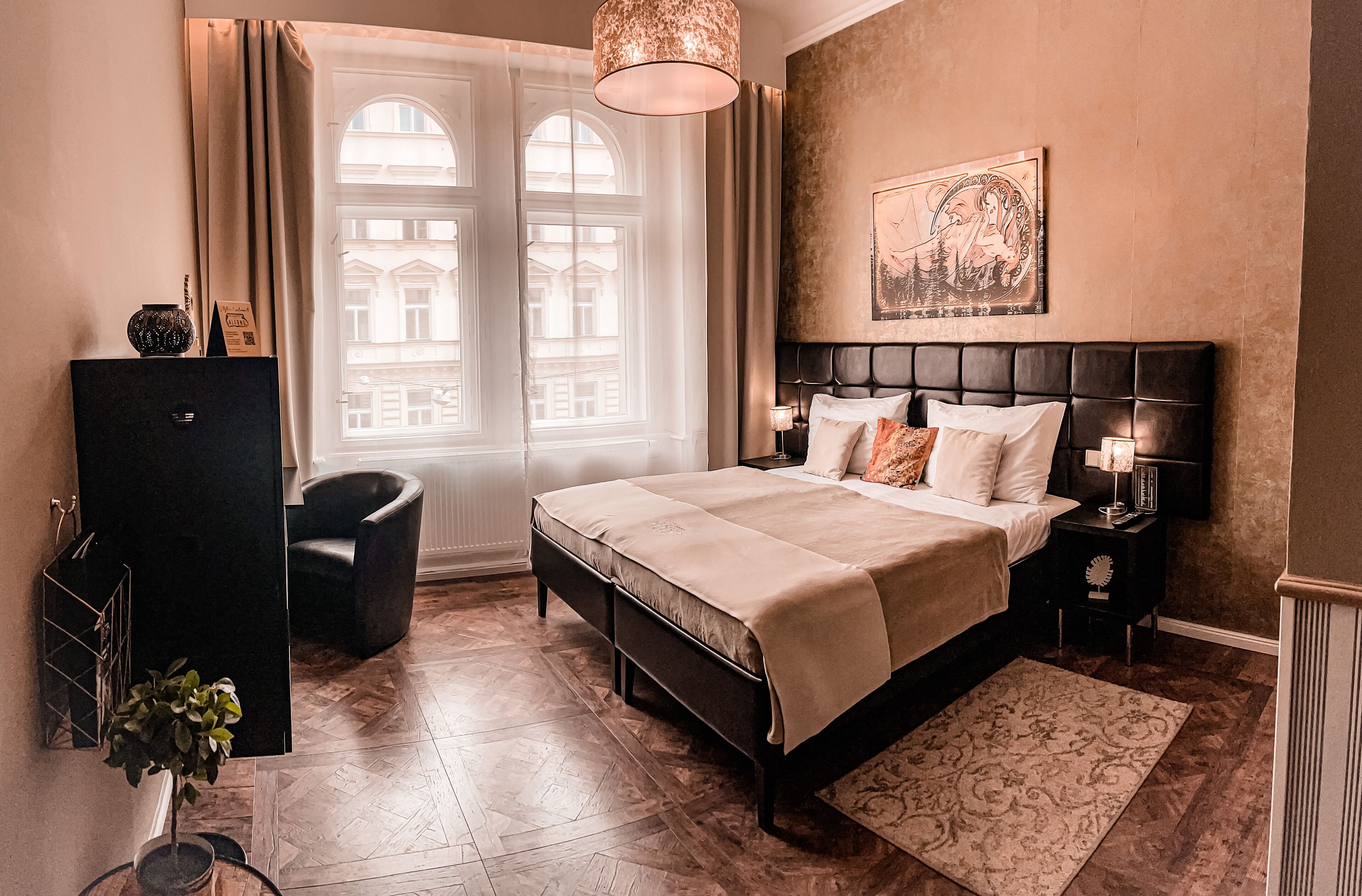 1 bedroom, premium bedding, down duvets, minibar