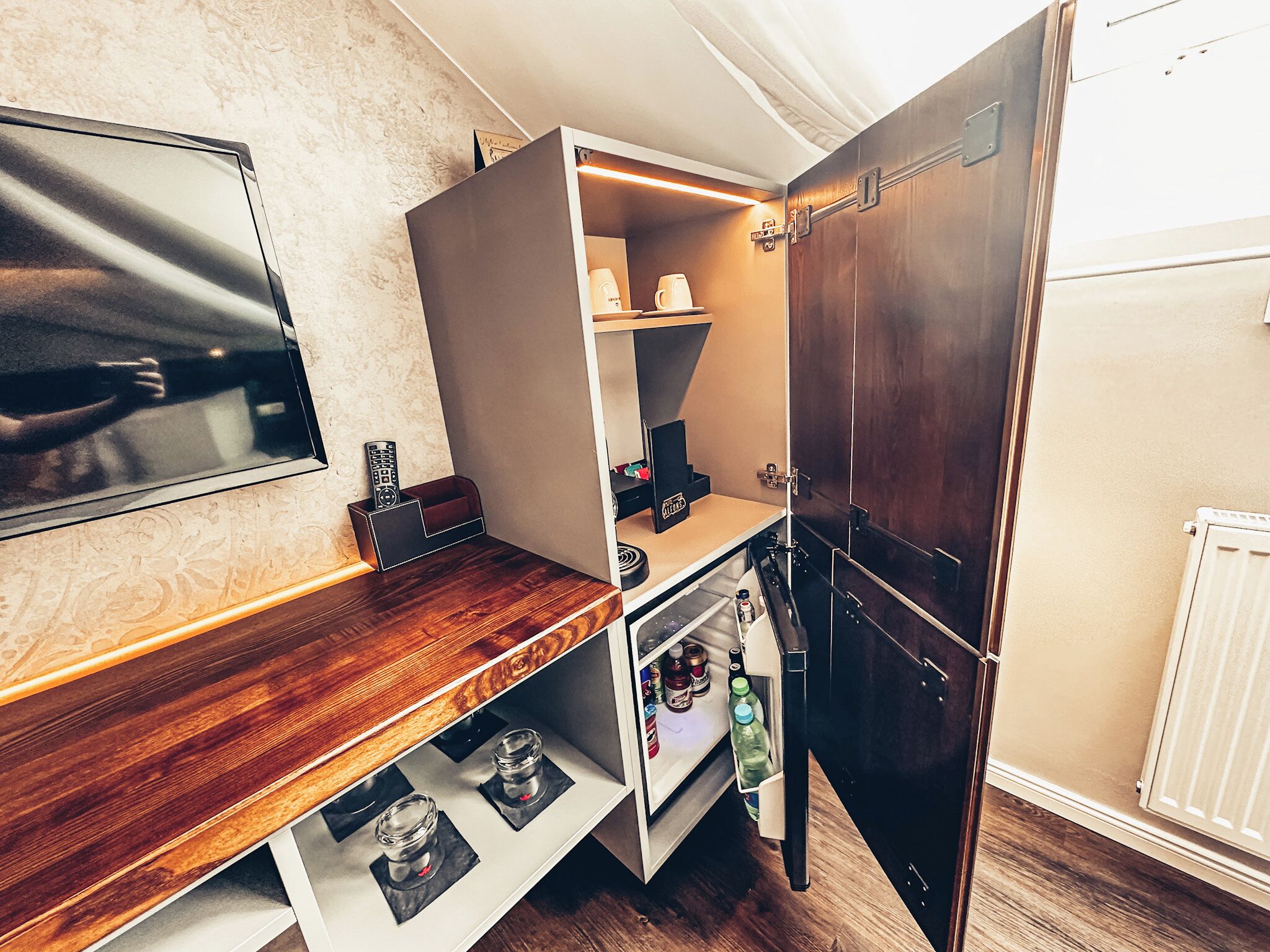 1 bedroom, premium bedding, down duvets, minibar