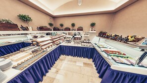 Se ofrece un desayuno bufé (300 CZK por persona)