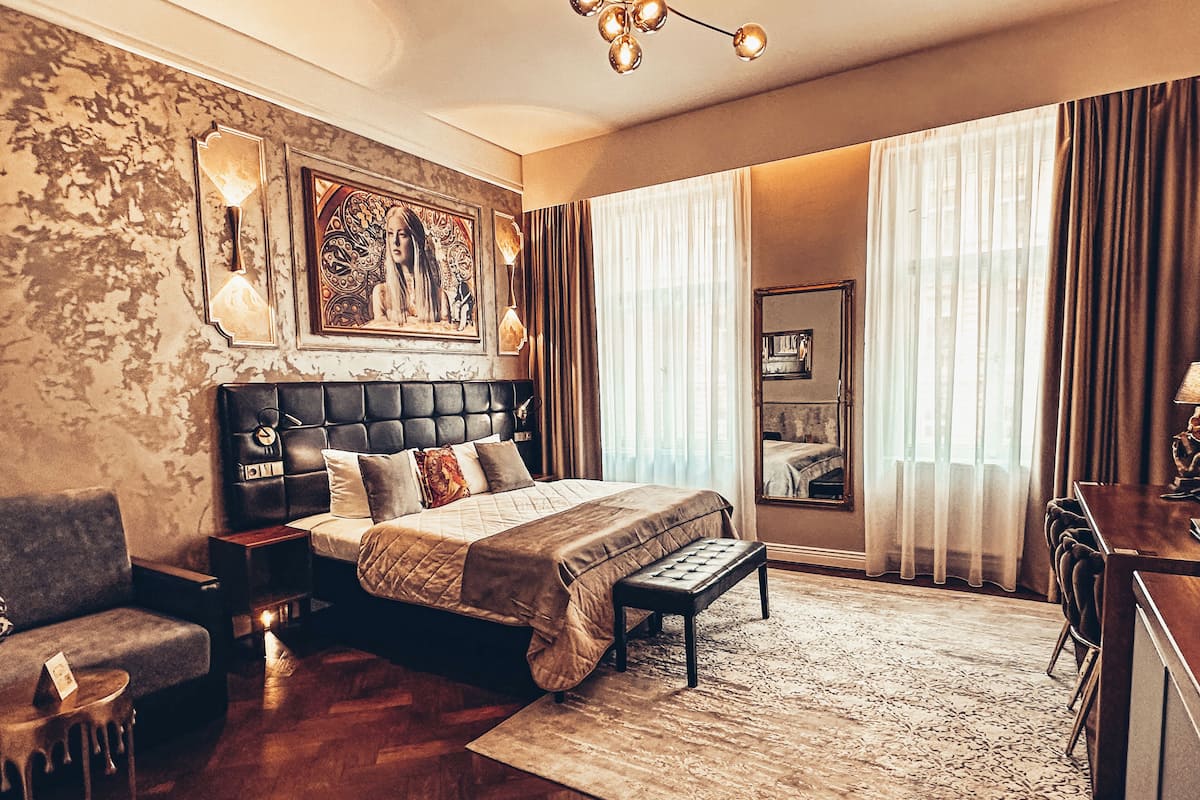 Deluxe Double or Twin Room, 1 Bedroom, Kitchenette | 1 bedroom, premium bedding, down duvets, minibar
