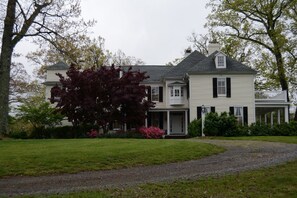 Front of property - Woodville Bed and Breakfast (Esmont)