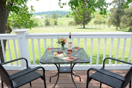 Terrace/patio. Woodville Bed and Breakfast