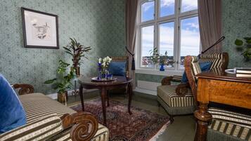 Suite (Hamsun) | Oppholdsområde | Flatskjerm-TV