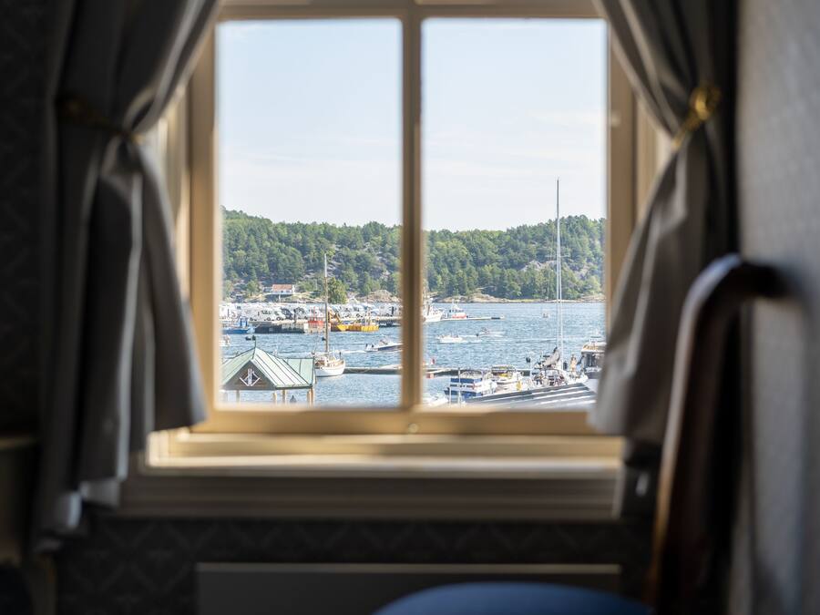 Suite (Hamsun) | Pillowtop beds, soundproofing, iron/ironing board, free WiFi