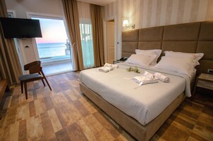 Minibar, desk, soundproofing, free cribs/infant beds