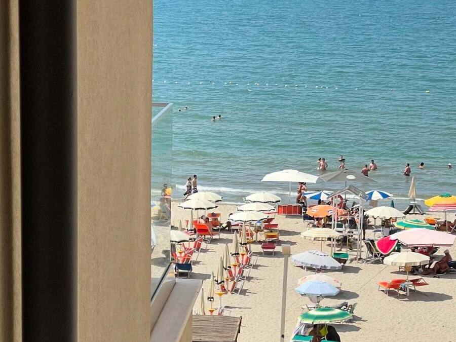 Minibar, desk, soundproofing, free cots/infant beds