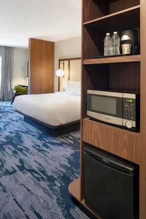 Premium bedding, desk, iron/ironing board, free WiFi - Fairfield Inn & Suites by Marriott Tijuana (Tijuana)