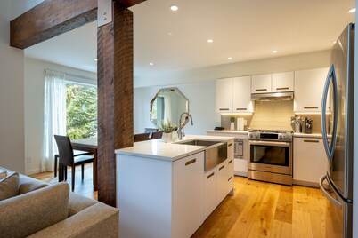 Ski In/Ski Out Access | Luxury 3.5BR | Media Room | Hot Tub | Garage | Managed By Aloha Whistler