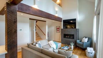 Télévision, cheminée