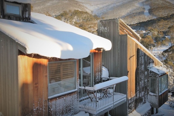 Cute cosy cabin