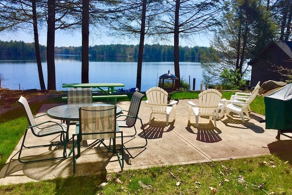 outdoor living (firepit, grill, picnic table, deck table).