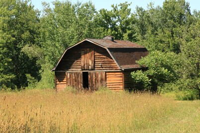 Inicio de registro de país tranquilo en dos estanques. Lo único que pasamos por alto es el paisaje.
