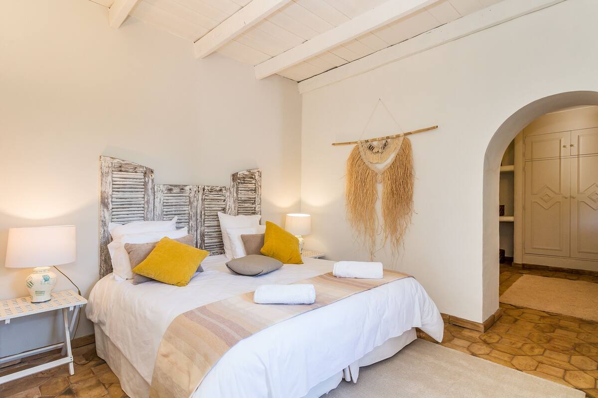 Superior Double Room, 1 King Bed, Garden View | Egyptian cotton sheets, premium bedding, memory-foam beds, in-room safe