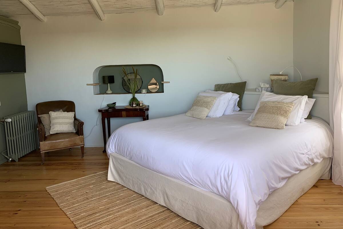 Luxury Double Room, Ocean View | Egyptian cotton sheets, premium bedding, memory-foam beds, in-room safe