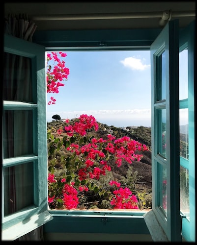 Stunning Rural Apartment With Private Pool, full AC and Panoramic Sea View 