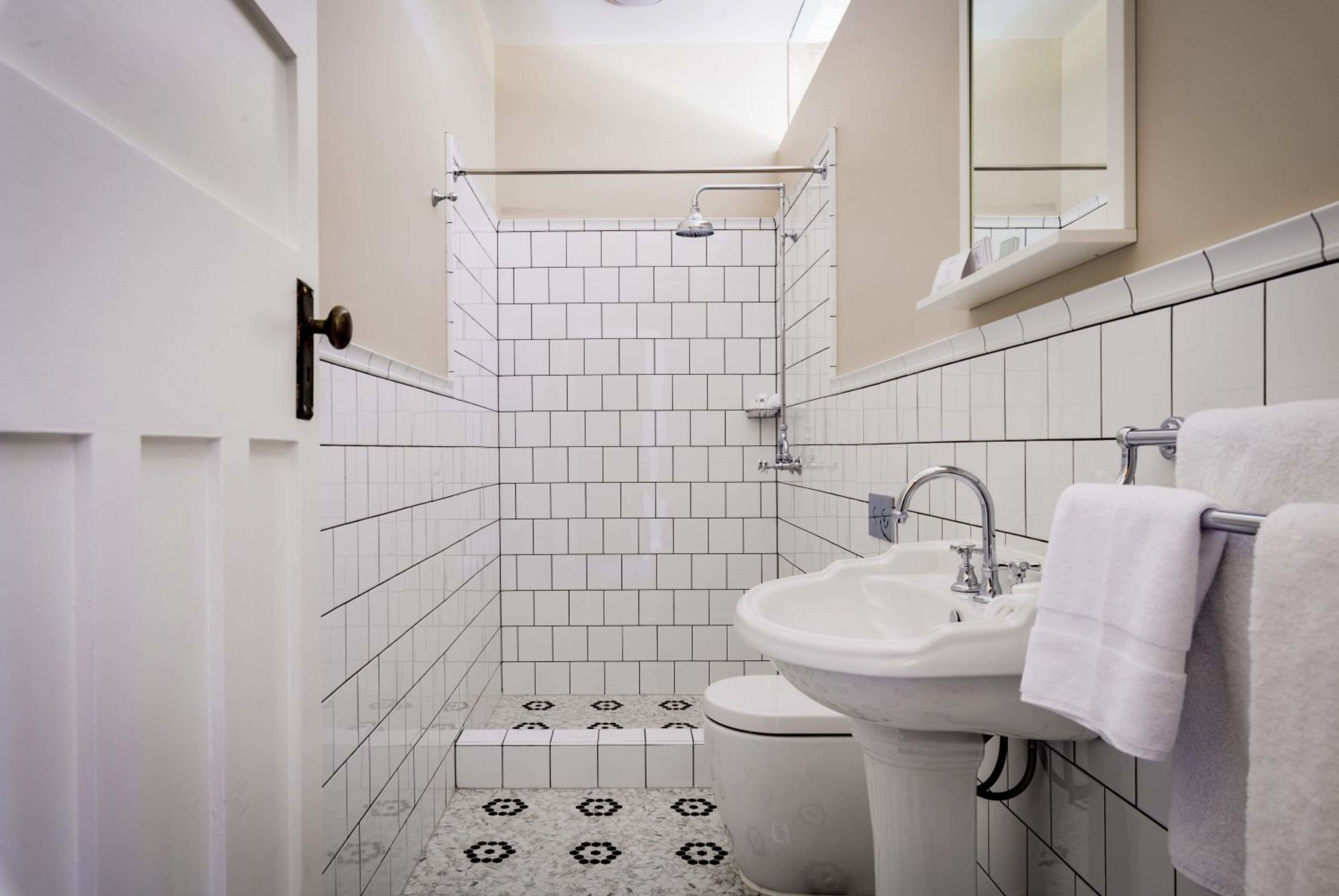king ensuite room | bathroom | free toiletries, hair dryer, towels