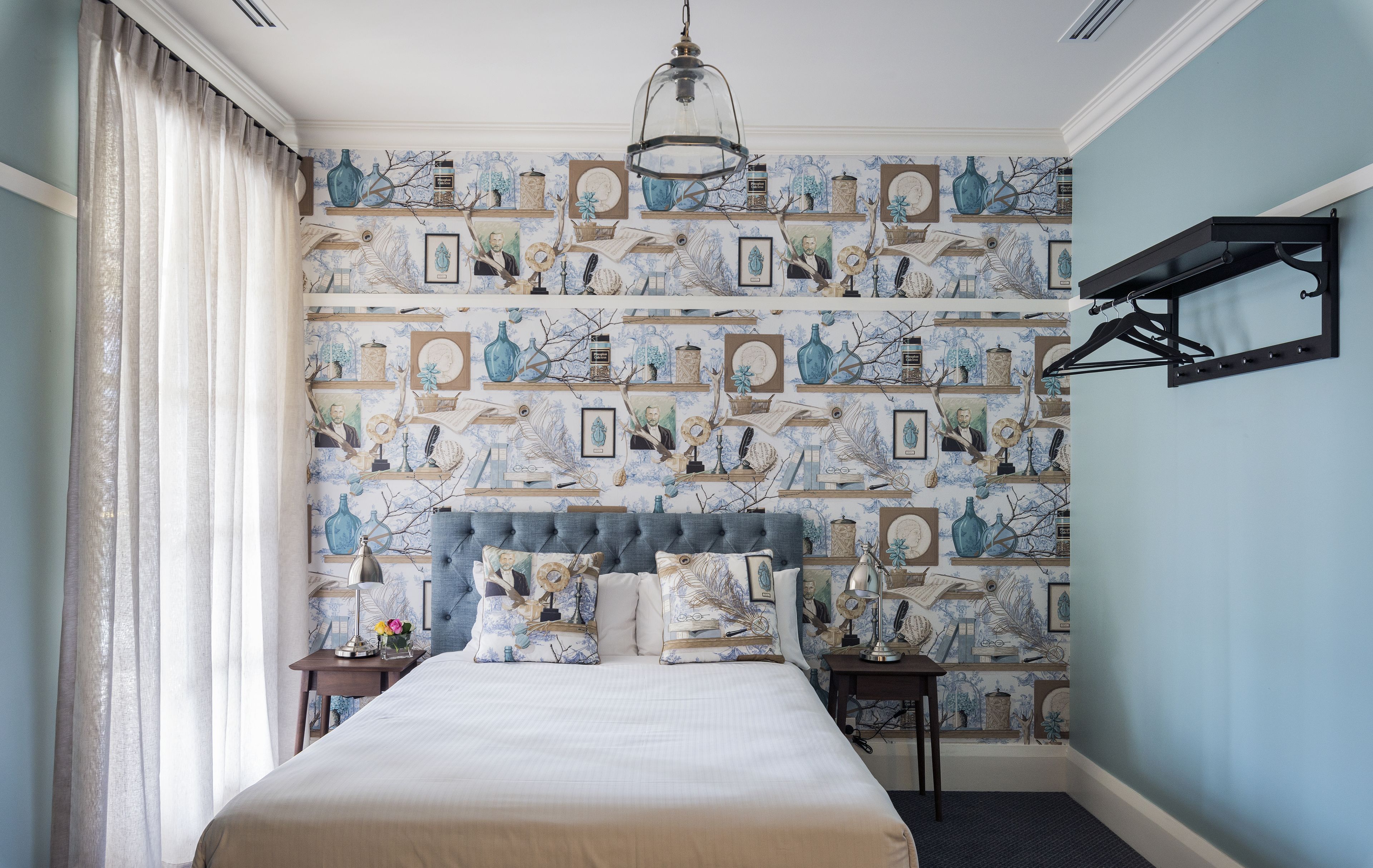 queen ensuite room | iron/ironing board, free wifi, bed sheets