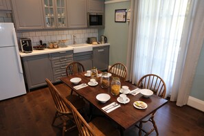 Free continental breakfast