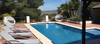 Superb, quiet property with private swimming pool (no neighbors) + various games