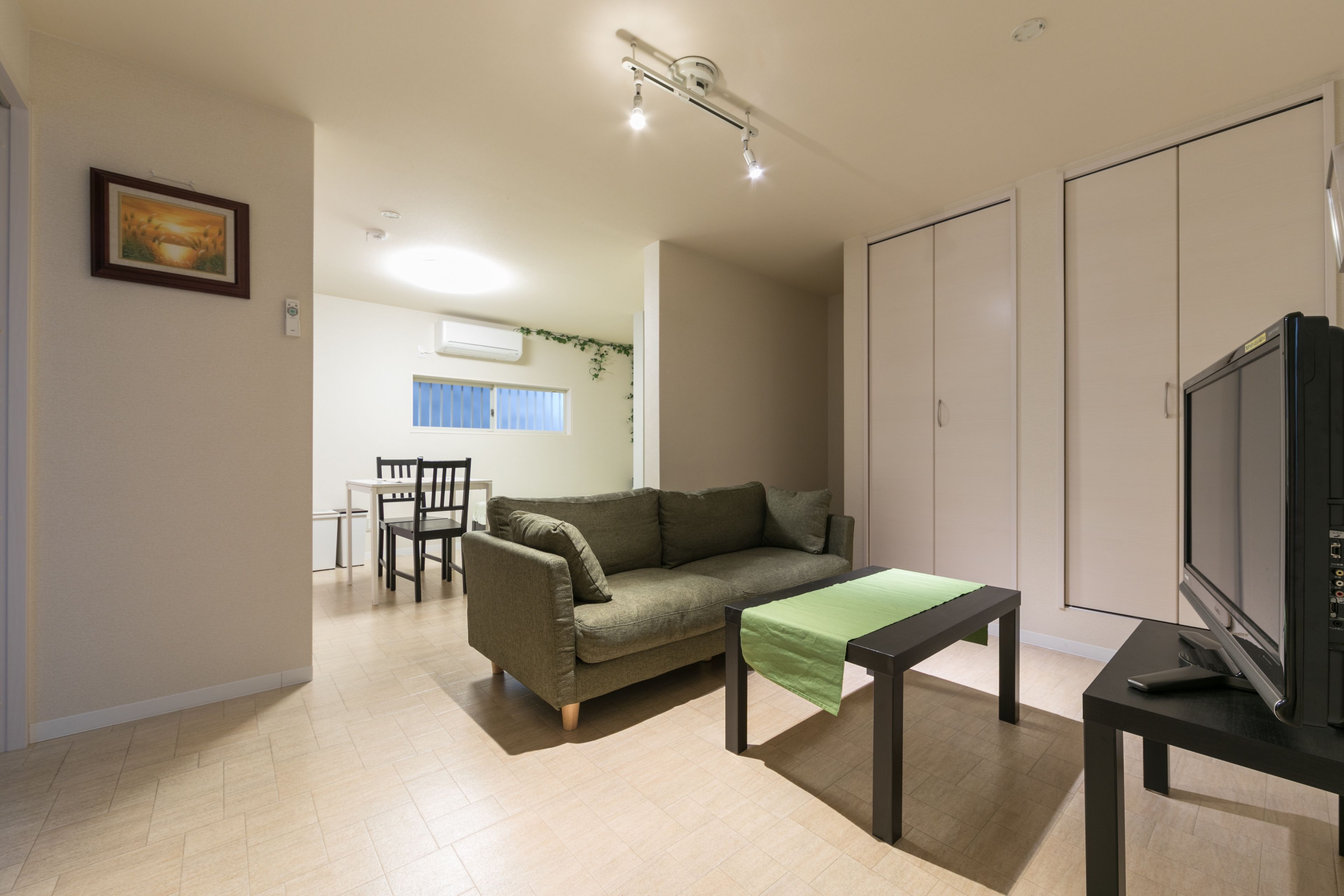 一棟貸し 3ベッドルーム	 | リビングルーム | テレビ