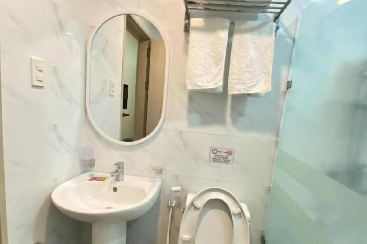 Standard Double Room | Bilik Mandi | Pancuran mandi, hulu semburan mandi hujan 
