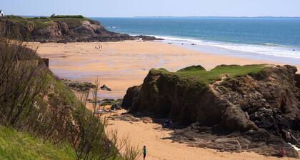 4 * listed house with sea view and heated pool 5 minutes from the beaches