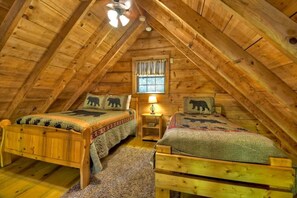 2 bedrooms, desk, free WiFi, bed sheets