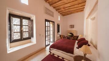 5 chambres, draps en coton égyptien, coffres-forts dans les chambres