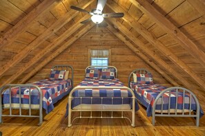 3 bedrooms, desk, free WiFi, bed sheets