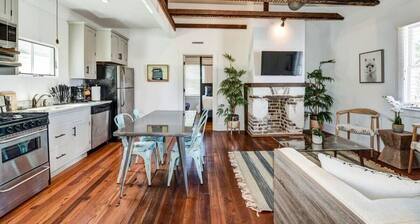 Perfect 2bd Suite w. Porch, Near King Street!