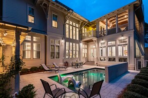 حمّام سباحة خارجي، حمّام سباحة مُدفَّأ