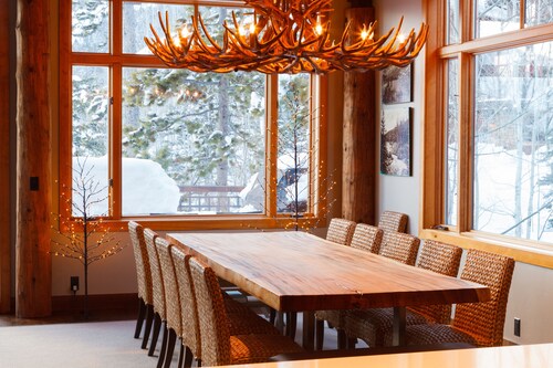 5 Bed/5.5 Bath Ski-in Ski-out Lodge On Granite Ridge