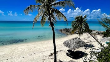 Beach nearby, sun-loungers, beach towels