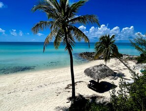 Beach nearby, sun-loungers, beach towels