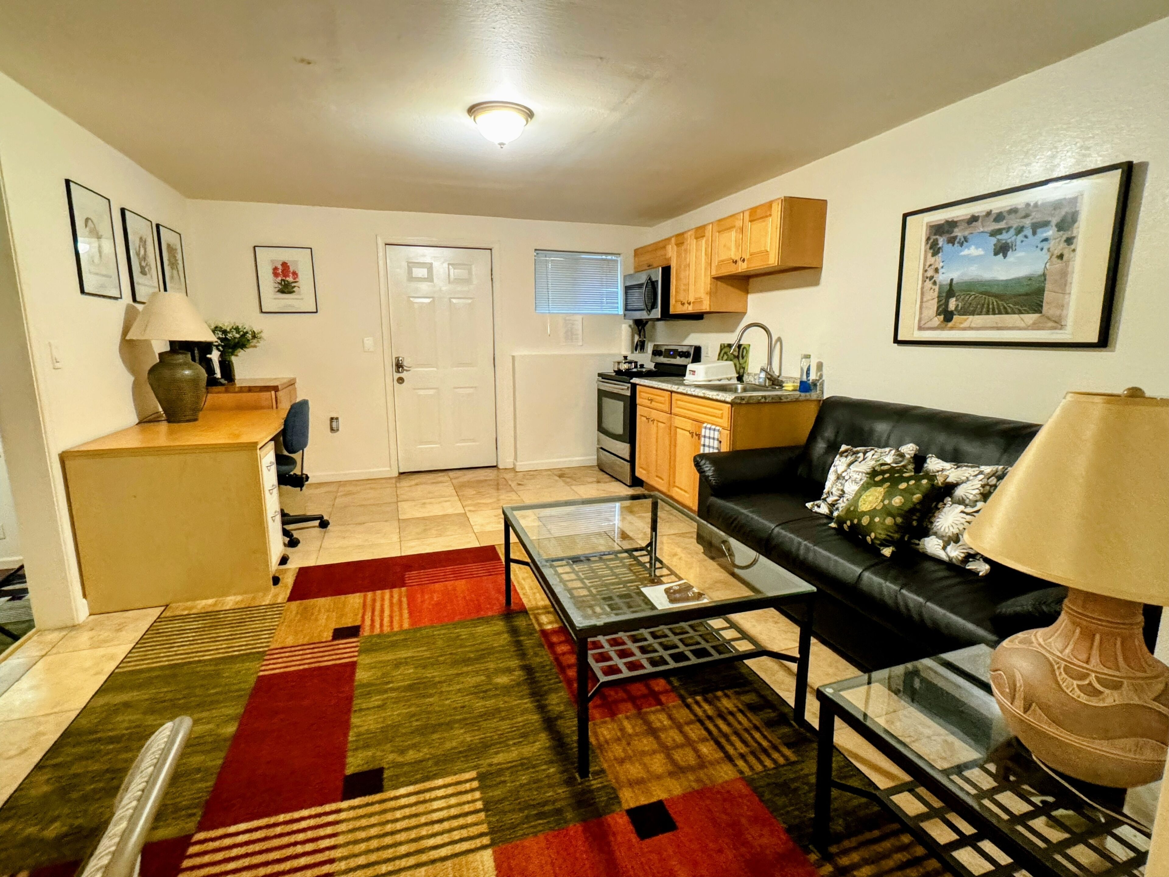 Private, Quiet, and Cozy / laundry inside