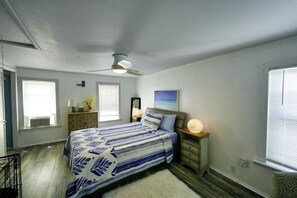 2 bedrooms, desk, iron/ironing board, travel cot