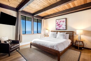 7 bedrooms, iron/ironing board, travel cot, free WiFi - 7 Bedroom Oceanfront in Dillon Beach with spa (Dillon Beach)