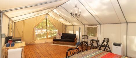 1 bedroom, desk, free WiFi, bed sheets