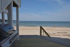 On the beach - Get a Truly Memorable Experience While Vacationing in this beautiful property... (Virginia Beach)