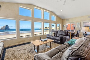 Smart TV, fireplace, DVD player, table tennis