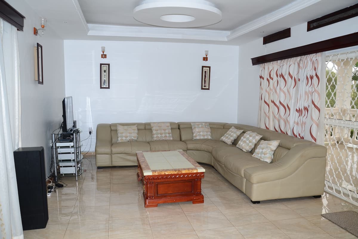 Appartement Luxe, 2 chambres, salle de bains attenante | Salle de séjour
