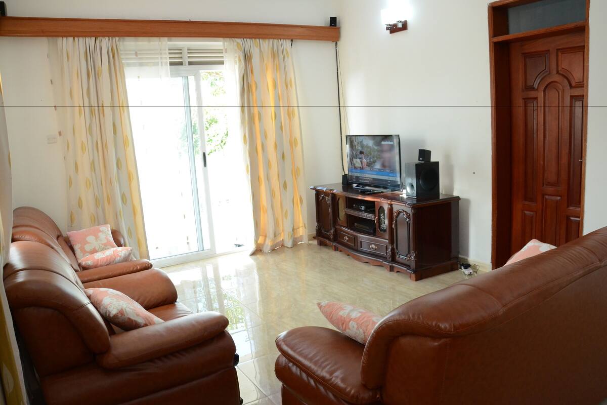 Premium Apartment, 2 Bedrooms, Ensuite | 2 bedrooms, iron/ironing board, WiFi (free), individually furnished