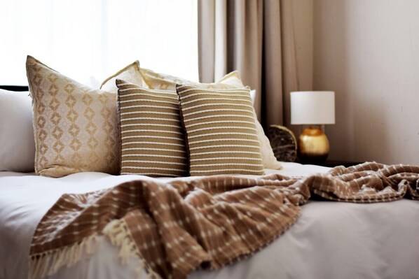 Apartment, 2 Bedrooms | 2 bedrooms, desk, iron/ironing board, free WiFi - Johannesburg Apartment (Sandton)