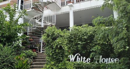 White House Mountian Beach Resort