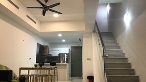 Dupleks, 1 kamar tidur | Ruang keluarga | TV LCD