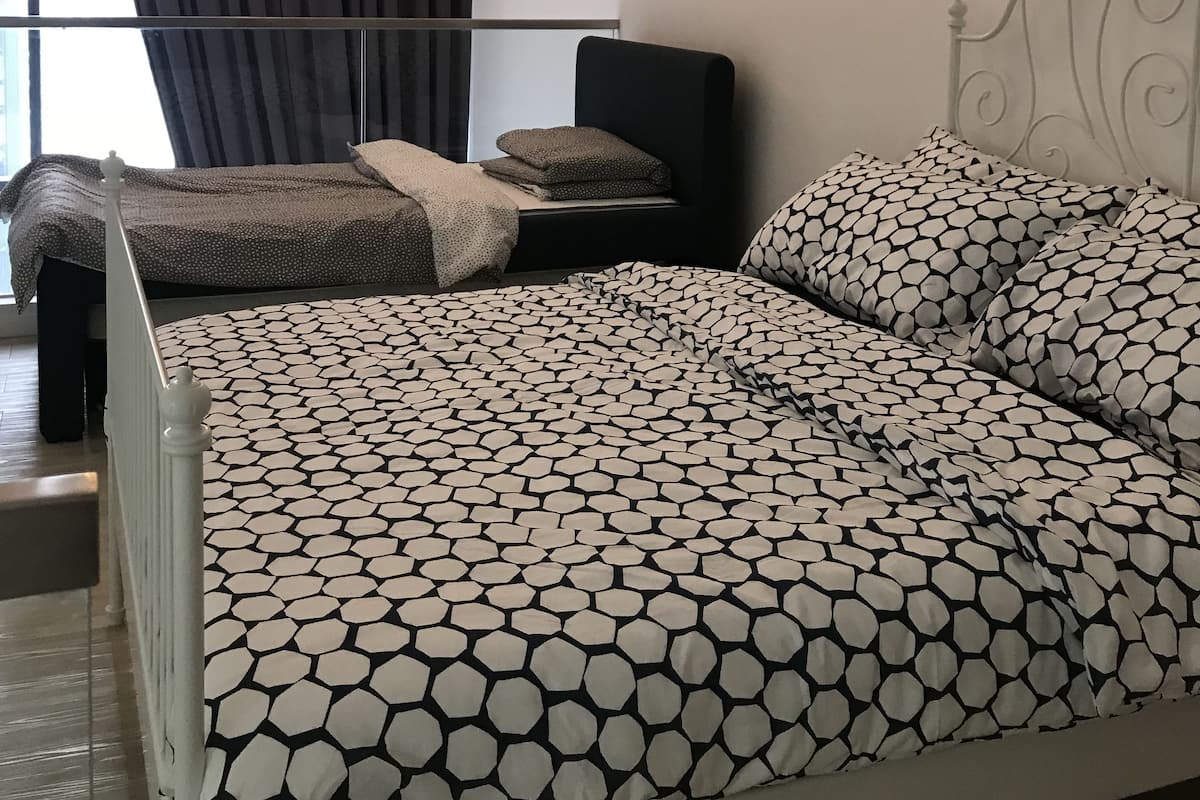 Duplex, 1 Bedroom | Desk, iron/ironing board, free WiFi