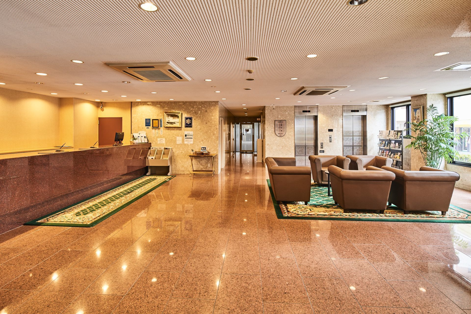 Lobby lounge