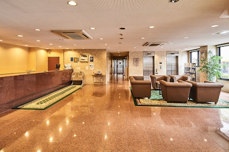 Lobby lounge. Urayasu Sun Hotel