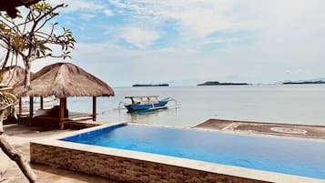 Bungalow Standar, pemandangan laut | Teras/patio